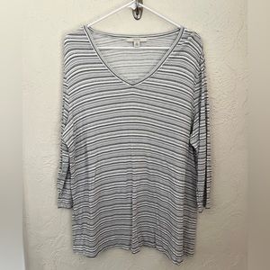 Sejour stretchy top w/ 3/4 length sleeve